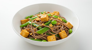 Vegan Garlic Noodles with Tofu and Green Beans