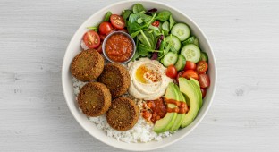 Falafel and Avocado Plate with Spicy Sauce