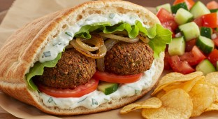 Falafel Gyro w/ Tomato Cucumber Salad Box