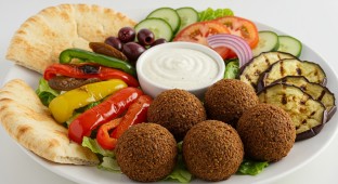 Vegan Falafel w/ Grilled Veggie and Greek Salad Box