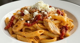 Red Pepper Vodka Pasta with Chicken