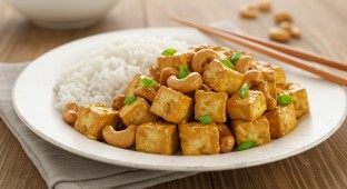 Gluten Free Tofu Cashew Delight with White Rice