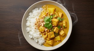 Tofu Massaman Curry with White Rice