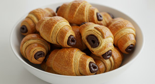 Mini Chocolate croissants