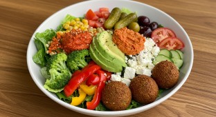 Harissa Veggies Super Greens Salad [Vegetarian]
