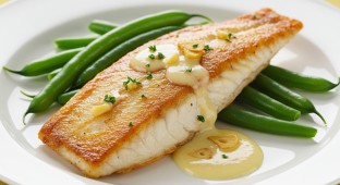 Pan Seared Red Snapper with Garlic Sauce