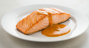 Grilled Salmon with Red Curry Sauce