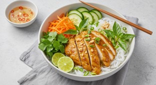 Lemongrass Chicken Bun Bowl With Nuoc Cham