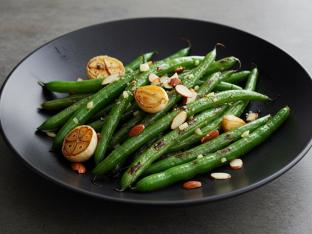Sauteed Roasted Garlic and Almond Green Beans