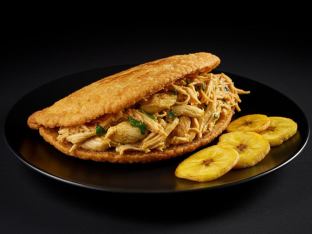 Flaka Empanada with Chips