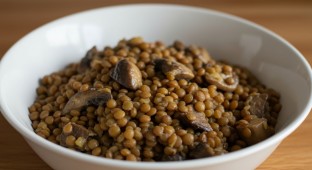 Braised Lentils with Portobello Mushroom