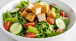 NO CHEESE Garden Salad with Tofu