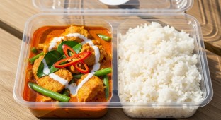 Chicken Panang Curry with White Rice
