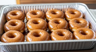 Vegan Maple Glazed Donuts