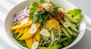 Mango Salad with Romaine