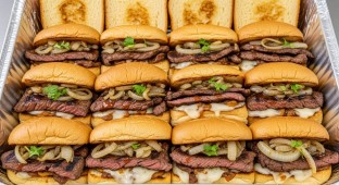 GLUTEN FREE Honey Chipotle Skirt Steak Caramelized Onions, Pepper Jack Cheese