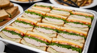 Gluten Free Herb Crusted Turkey (creative Oven Roasted) Fresh Herb Mayonnaise, Sharp Cheddar, Lettuce, Vine Ripened Tomato