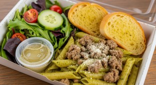 Penne Pesto With Italian Sausage with a House Salad and Garlic Bread