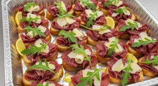 Bresaola Crostini