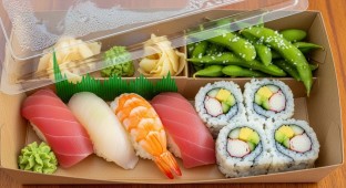 Happy Life Lunch Box With Crab Roll