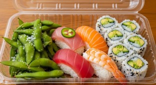 Happy Life Lunch Box With Cucumber Avocado Roll