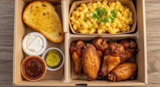 Smoked Wings with Mac & Cheese, Garlic Bread
