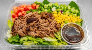 Garden Salad With Pulled Pork