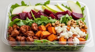 Mama T Salad With BBQ Jackfruit