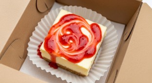 Cheesecake Bite with Strawberry Sauce