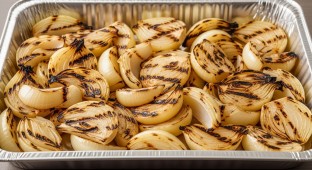 Grilled Seasoned Onions