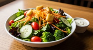 Vegetarian Garden Salad with Ranch