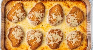 Gouda Cheese Sauce Chicken Parmesan