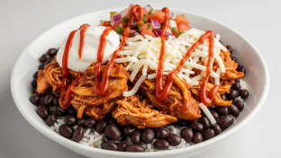 Pollo En Salsa Roja Super Burrito Bowl