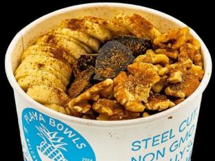 Banana, Cinnamon, Figs, and Walnuts Oatmeal Bowl