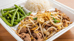 Roast Pork with Bean Sprouts with White Rice & Sauteed String Beans