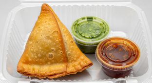Individual Box Vegan Samosas with Mint & Tamarind Chutney