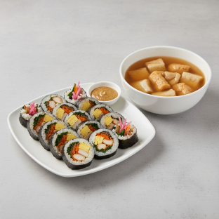 Chicken Kimbab with Fish Cake Soup Chicken Kimbab with Fish Cake Soup