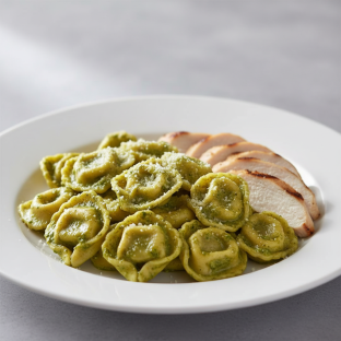 Cheese Tortellini with Pesto Sauce and Grilled Chicken