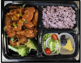 Seasoned Boneless Chicken Box with Side Salad