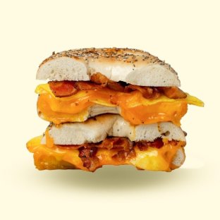 2 Eggs & Cheese with Bacon - on a Jalapeno Bagel Served With Chips