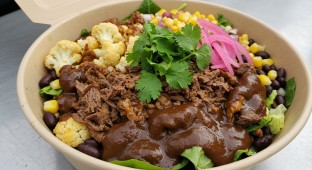 Light Carb Wagyu Barbacoa Ensalada