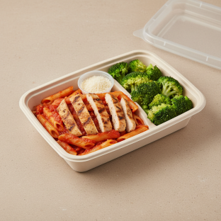 Gluten-Free Marinara Penne with Grilled Chicken Boxed Meal Gluten-Free Marinara Penne with Grilled Chicken Boxed Meal