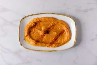 Chipotle Hummus with Pita Bread