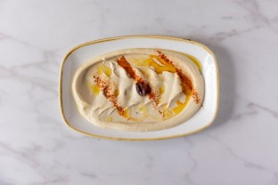 Classic Hummus with Pita Bread