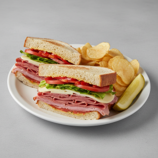 Italian Combo Sandwich With Chips