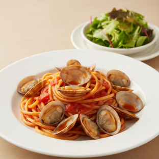 Linguini Con Clams and Red Sauce Linguini Con Clams and Red Sauce
