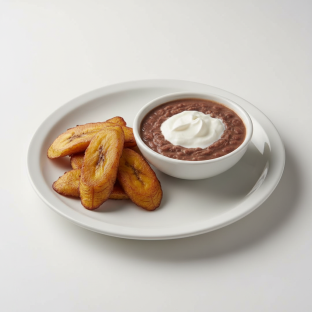 Platanos con Frijol y Crema Platanos con Frijol y Crema