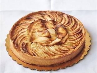 Apple Tart with Pastry Cream