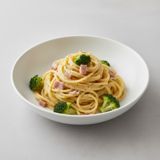 Spaghetti With Carbonara and Broccoli