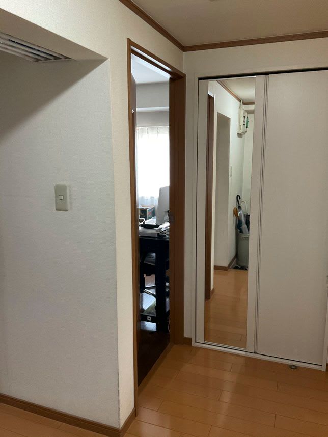 中古マンションのリノベーション前の廊下